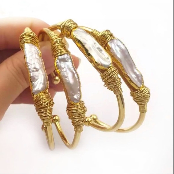 Biwa Pearl 24 K Gold Plated Bangle - Picture 2 of 10